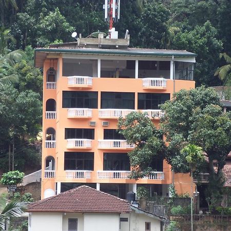 Majestic Tourist Hotel Kandy Eksteriør billede