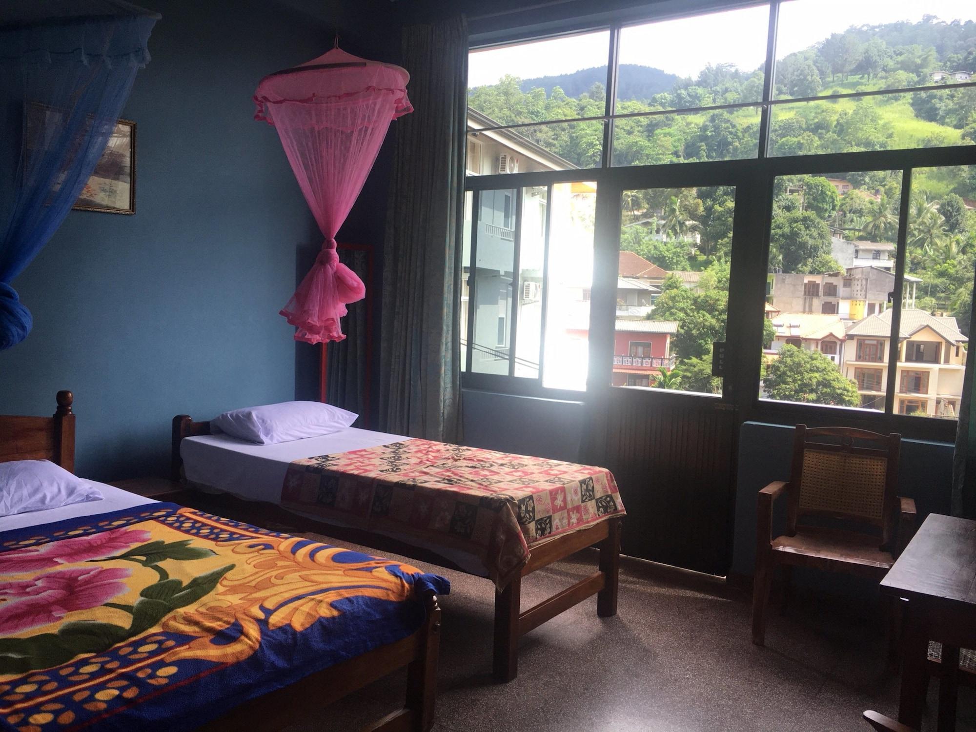 Majestic Tourist Hotel Kandy Eksteriør billede