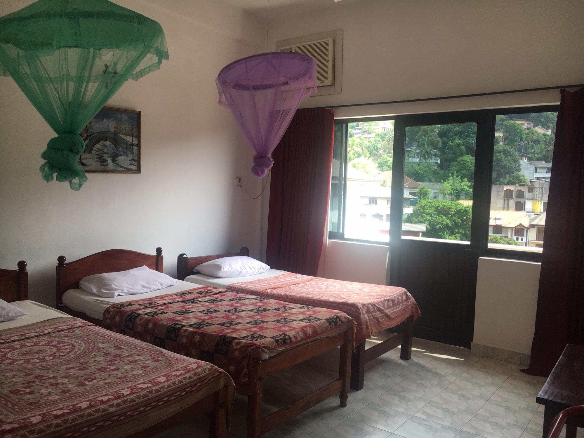 Majestic Tourist Hotel Kandy Eksteriør billede