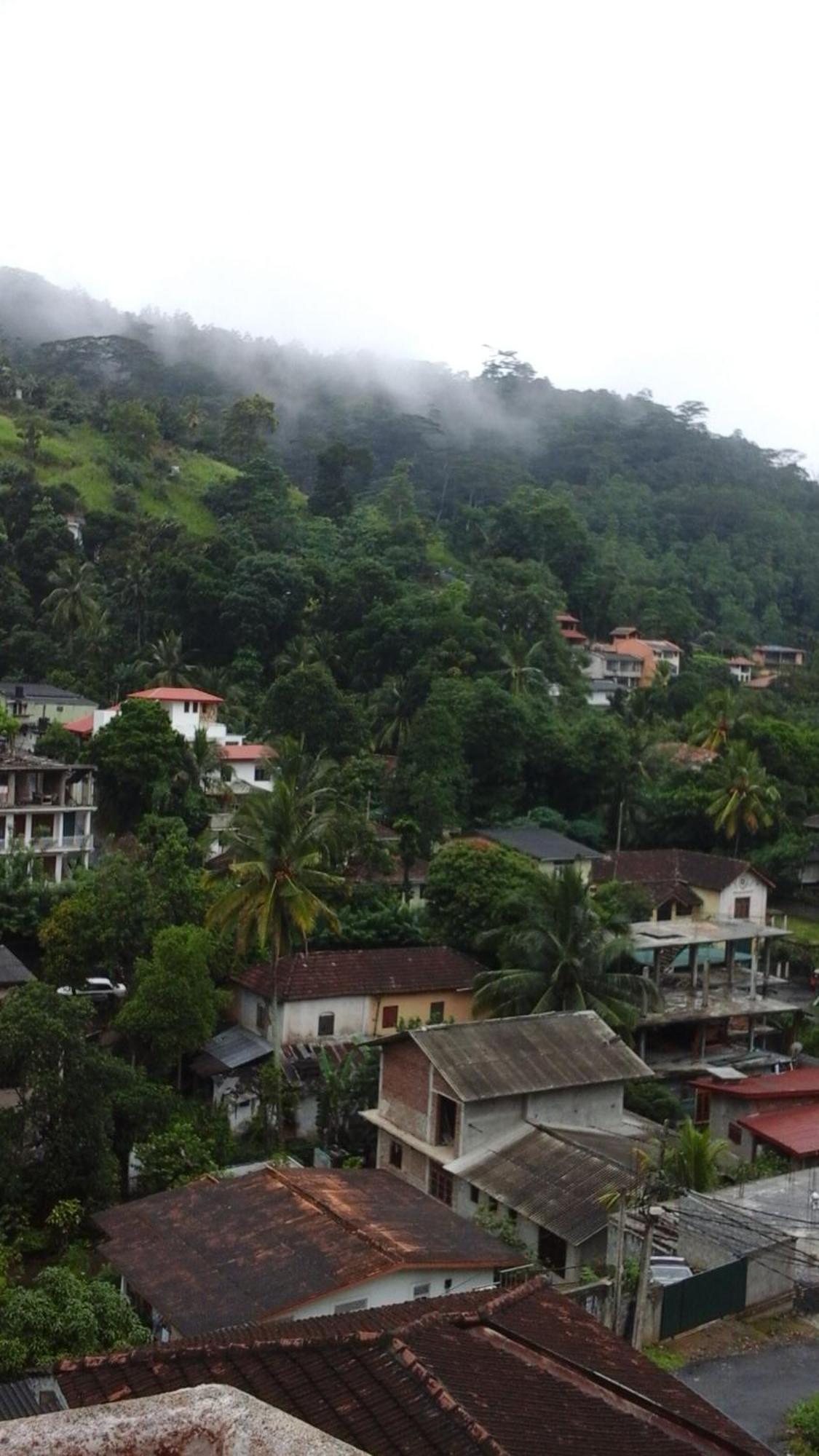Majestic Tourist Hotel Kandy Eksteriør billede