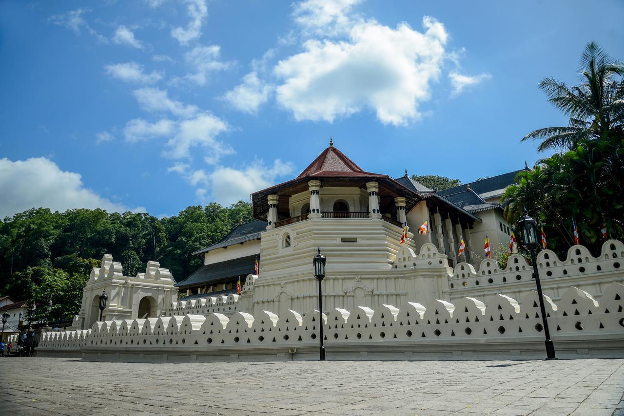 Majestic Tourist Hotel Kandy Eksteriør billede