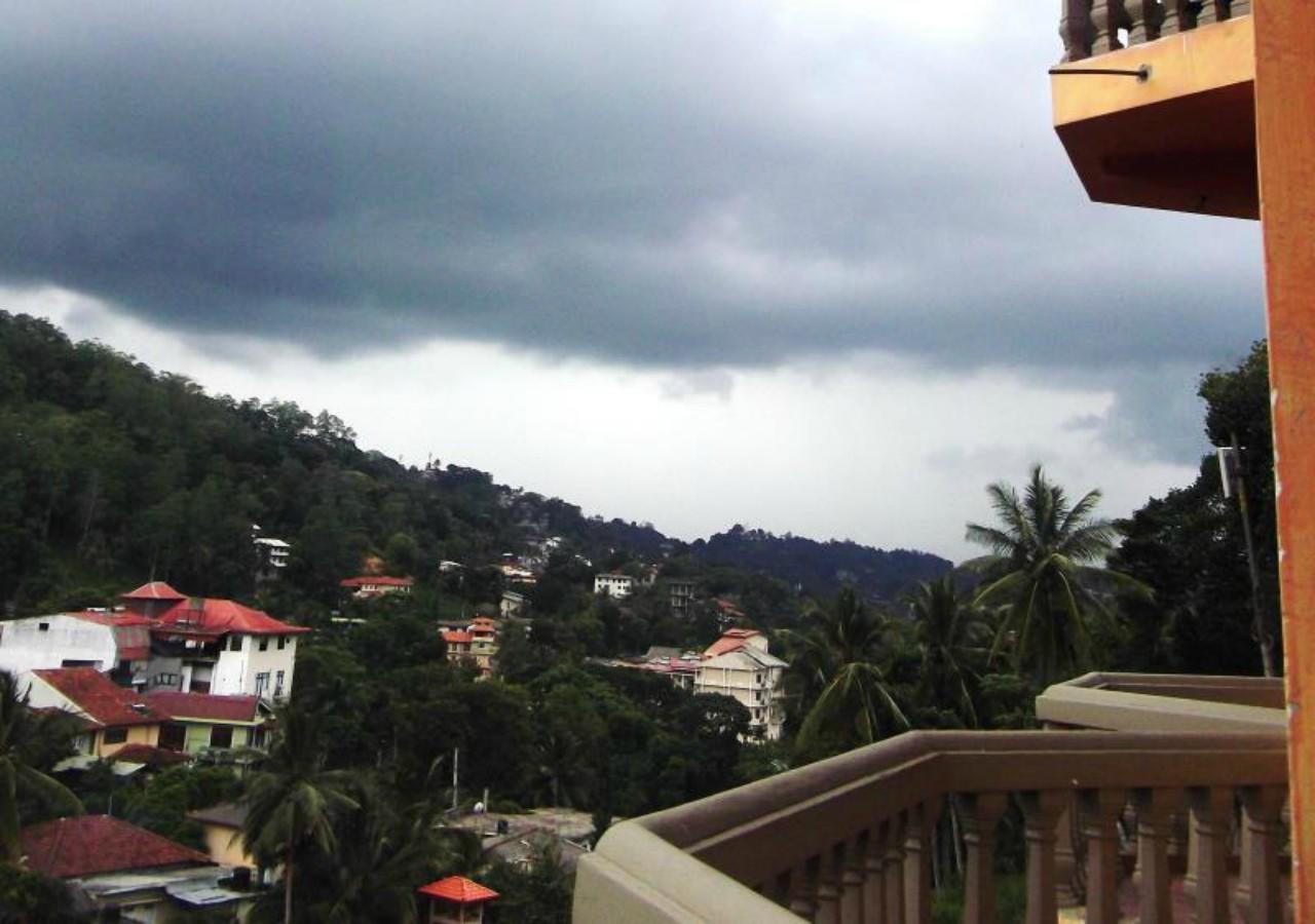 Majestic Tourist Hotel Kandy Eksteriør billede